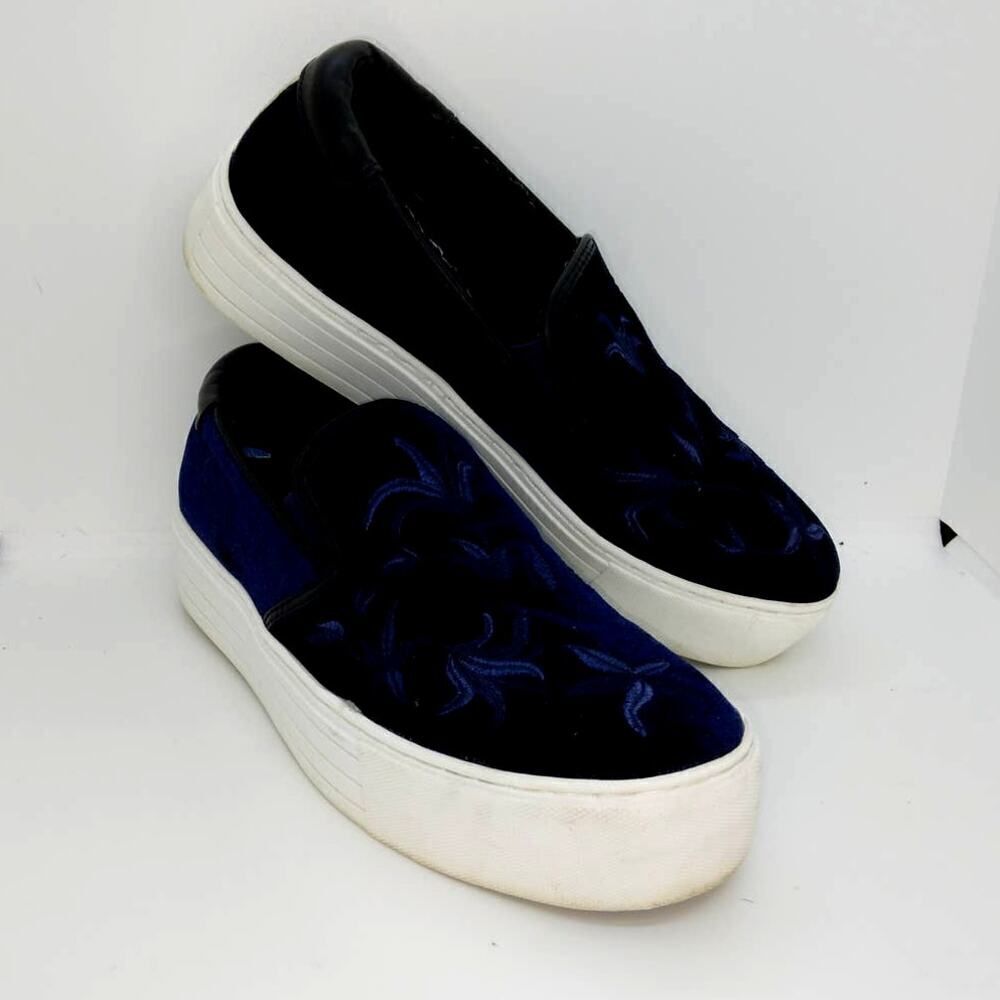 Kenneth Cole Designer Womens Pre-owned Blue Velvet Platform Sneakers- sz. 7 1/2M